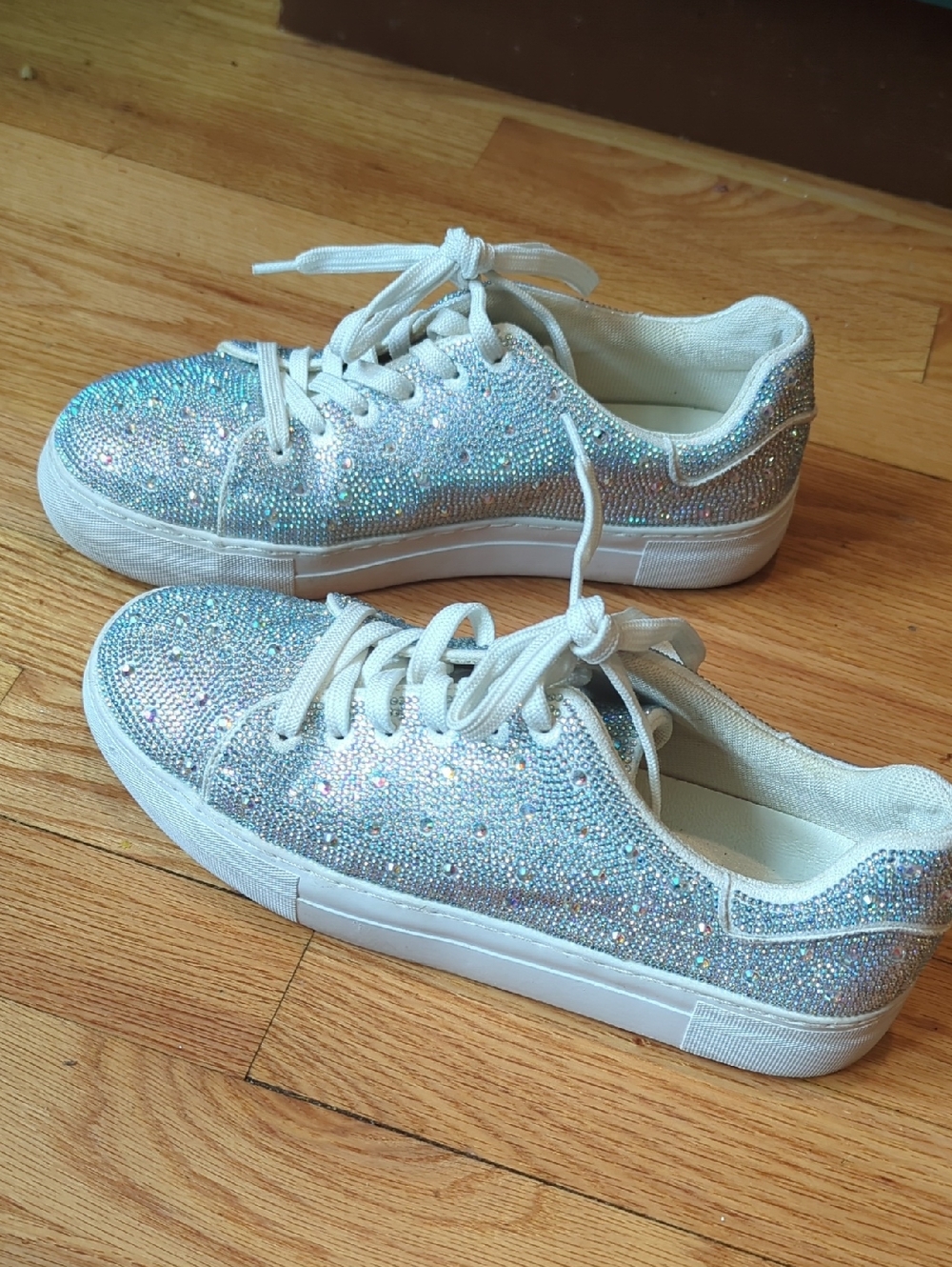 Sparkling Crystal Embellished Low Top Sneakers - Blue And Silver